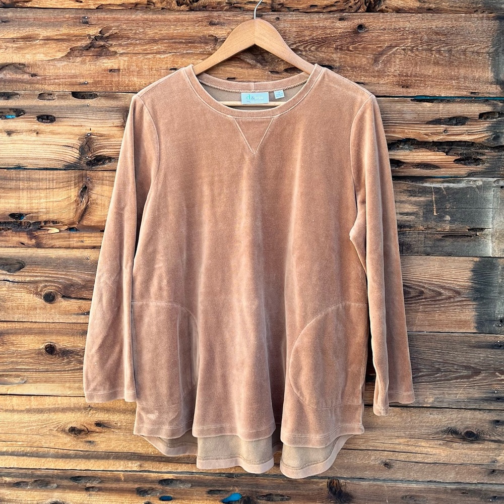 D&CO | Velvet Tan Sweatshirt LP